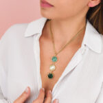 Κολιέ με γαλαζοπράσινο κρύσταλλο, φίλντισι και σκούρα πράσινα κρύσταλλα - Image 2